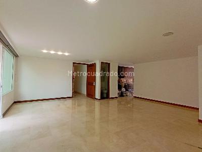 Apartamento de 3 alcobas en venta en Laureles, Medellín, 128 m² · foto 3 de 19