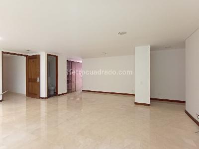 Apartamento de 3 alcobas en venta en Laureles, Medellín, 128 m² · foto 4 de 19