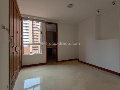 Apartamento de 3 alcobas en venta en Laureles, Medellín, 128 m² · foto 8 de 19