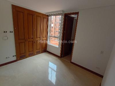 Apartamento de 3 alcobas en venta en Laureles, Medellín, 128 m² · foto 9 de 19