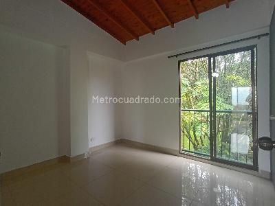 Apartamento de 3 alcobas en venta en Laureles, Medellín, 70 m² · foto 13 de 16