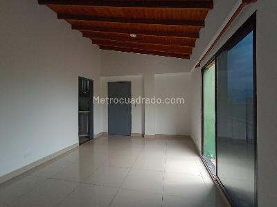 Apartamento de 3 alcobas en venta en Laureles, Medellín, 70 m² · foto 2 de 16