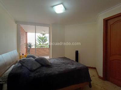 Apartamento de 3 alcobas en venta en Laureles, Medellín, 129 m² · foto 10 de 18