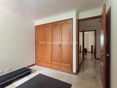 Apartamento de 3 alcobas en venta en Laureles, Medellín, 129 m² · foto 12 de 18