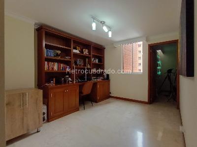 Apartamento de 3 alcobas en venta en Laureles, Medellín, 129 m² · foto 14 de 18