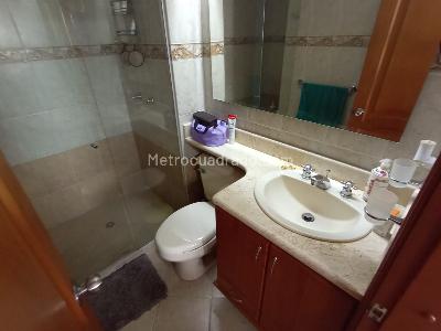 Apartamento de 3 alcobas en venta en Laureles, Medellín, 129 m² · foto 15 de 18