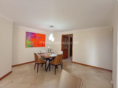 Apartamento de 3 alcobas en venta en Laureles, Medellín, 129 m² · foto 2 de 18