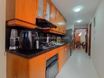 Apartamento de 3 alcobas en venta en Laureles, Medellín, 129 m² · foto 6 de 18