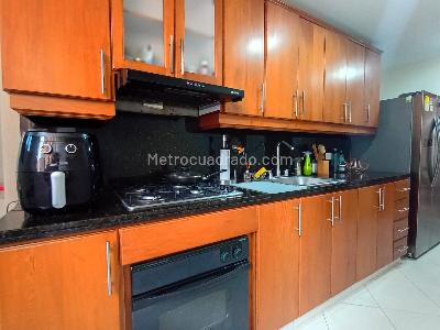 Apartamento de 3 alcobas en venta en Laureles, Medellín, 129 m² · foto 7 de 18
