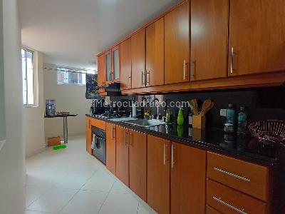 Apartamento de 3 alcobas en venta en Laureles, Medellín, 129 m² · foto 9 de 18