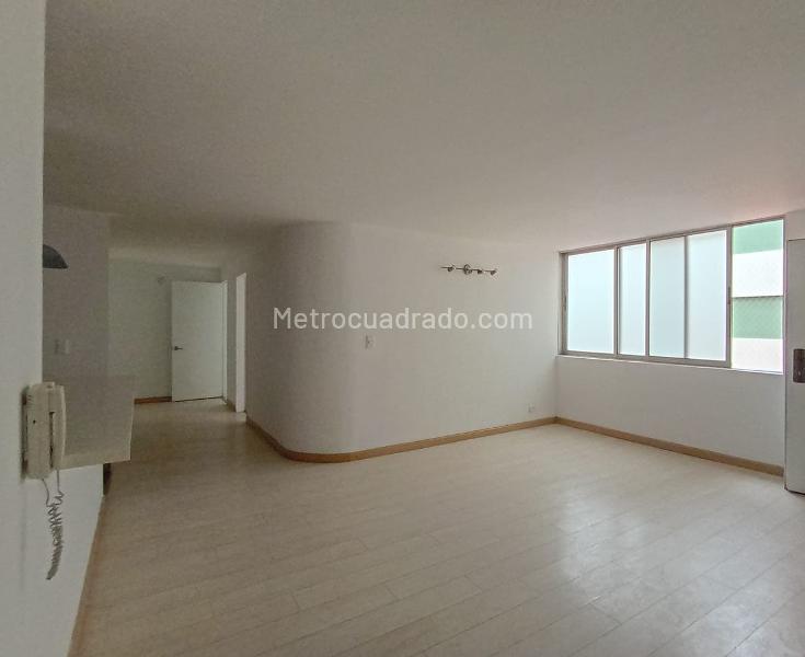 3BR Apartment in LAURELES (104 m²)