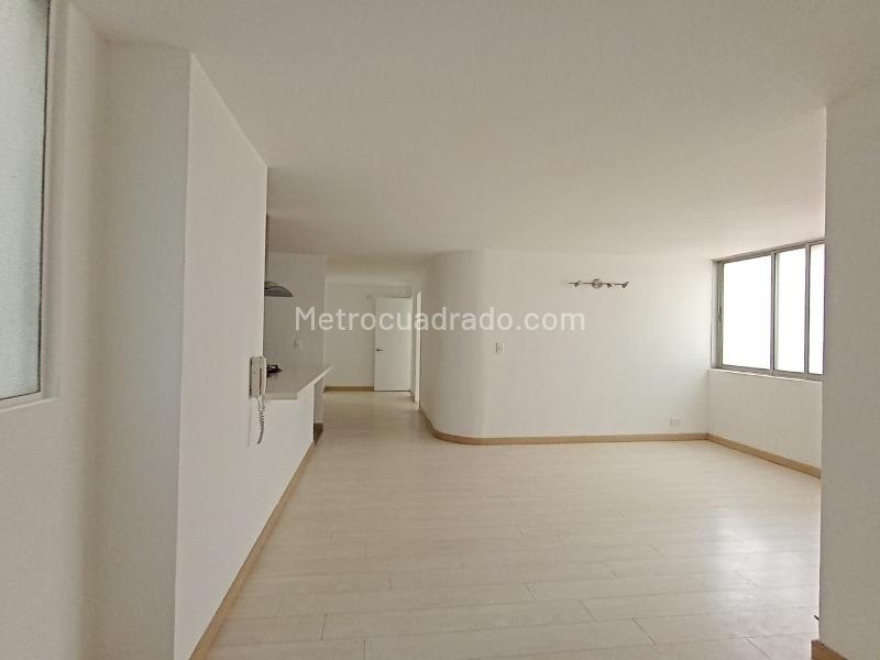 3BR Apartment in LAURELES (104 m²) - 2