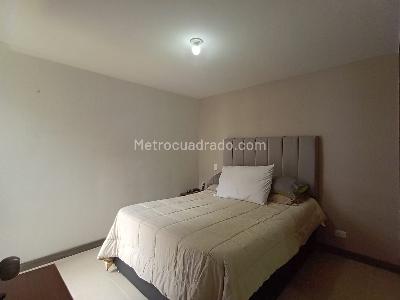 Apartamento de 2 alcobas en venta en Laureles, Medellín, 78 m² · foto 11 de 18