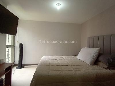 Apartamento de 2 alcobas en venta en Laureles, Medellín, 78 m² · foto 12 de 18