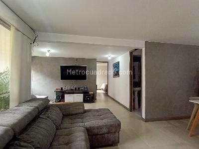 Apartamento de 2 alcobas en venta en Laureles, Medellín, 78 m² · foto 2 de 18