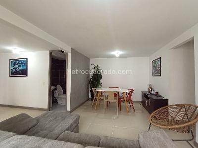 Apartamento de 2 alcobas en venta en Laureles, Medellín, 78 m² · foto 3 de 18