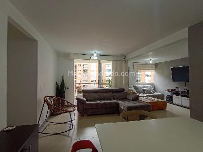 Apartamento de 2 alcobas en venta en Laureles, Medellín, 78 m² · foto 4 de 18