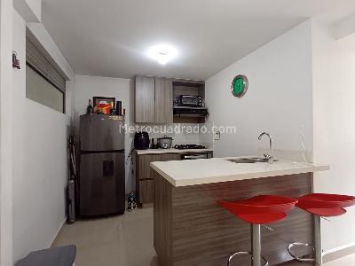 Apartamento de 2 alcobas en venta en Laureles, Medellín, 78 m² · foto 6 de 18