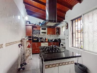 Apartamento en venta en Laureles, Medellín · foto 5 de 17