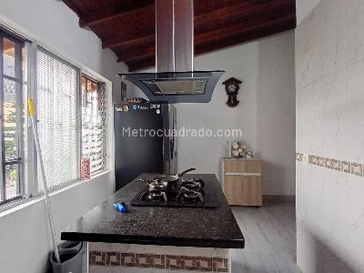 Apartamento en venta en Laureles, Medellín · foto 8 de 17