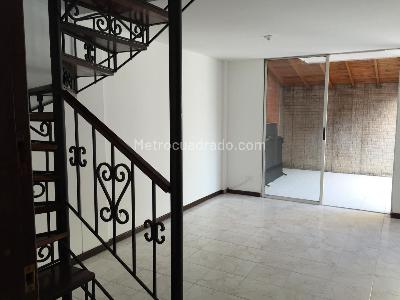 Casa de 5 alcobas en venta en Belen, Medellín, 137 m² · foto 2 de 15