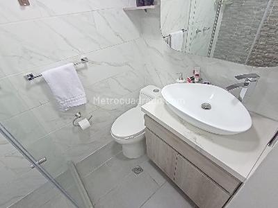 Apartamento de 3 alcobas en venta en Laureles, Medellín, 97 m² · foto 17 de 19