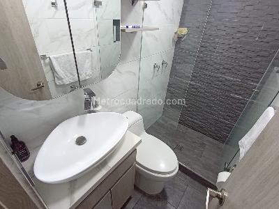 Apartamento de 3 alcobas en venta en Laureles, Medellín, 97 m² · foto 18 de 19