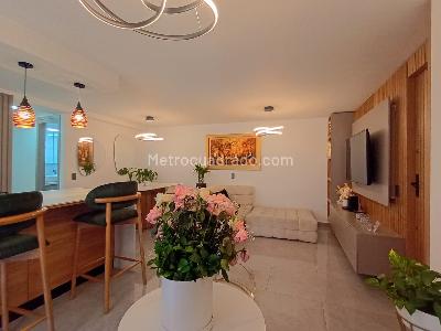 Apartamento de 3 alcobas en venta en Laureles, Medellín, 97 m² · foto 3 de 19