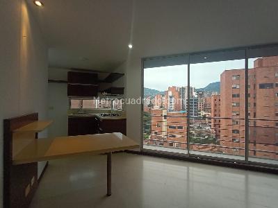 Apartamento de 1 alcoba en venta en Laureles, Medellín, 40 m² · foto 3 de 18
