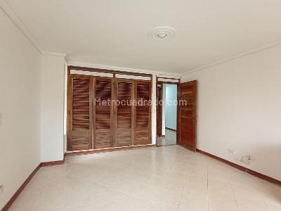 Apartamento de 3 alcobas en venta en Laureles, Medellín, 210 m² · foto 11 de 16