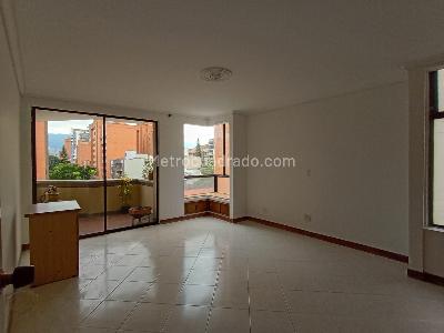 Apartamento de 3 alcobas en venta en Laureles, Medellín, 210 m² · foto 12 de 16
