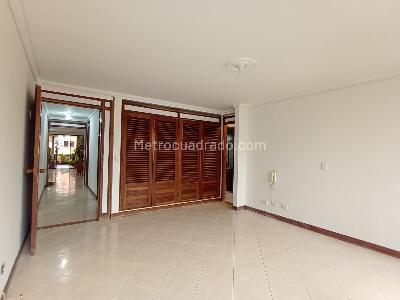 Apartamento de 3 alcobas en venta en Laureles, Medellín, 210 m² · foto 13 de 16