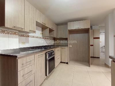 Apartamento de 3 alcobas en venta en Laureles, Medellín, 210 m² · foto 7 de 16