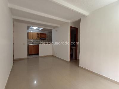 Apartamento de 3 alcobas en arriendo en Laureles, Medellín, 56 m² · foto 2 de 16