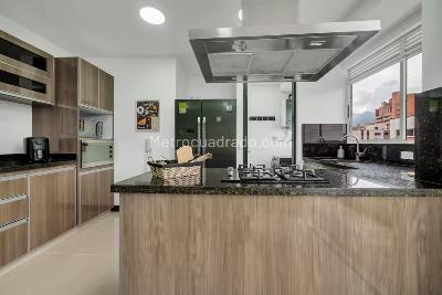 Apartamento de 3 alcobas en venta en Laureles, Medellín, 101 m² · foto 6 de 17