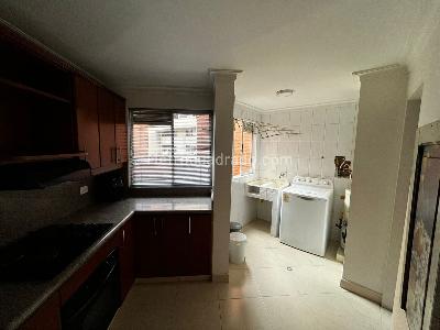 Apartamento de 3 alcobas en venta en Laureles, Medellín, 140 m² · foto 10 de 19