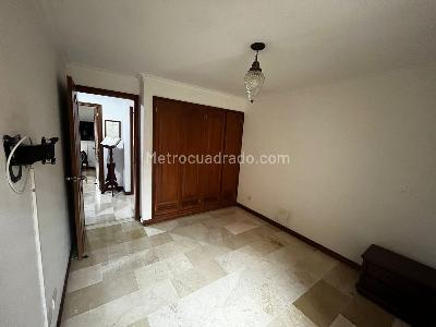 Apartamento de 3 alcobas en venta en Laureles, Medellín, 140 m² · foto 15 de 19
