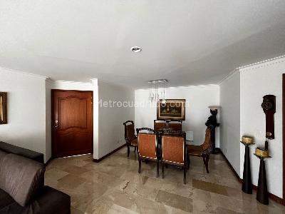 Apartamento de 3 alcobas en venta en Laureles, Medellín, 140 m² · foto 2 de 19