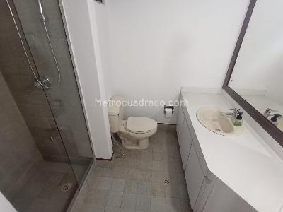 Apartamento de 4 alcobas en venta en Laureles, Medellín, 160 m² · foto 17 de 19
