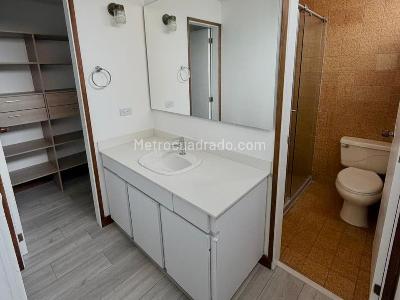 Apartamento de 4 alcobas en venta en Laureles, Medellín, 160 m² · foto 18 de 19
