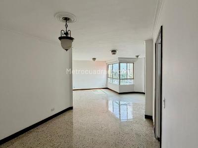Apartamento de 4 alcobas en venta en Laureles, Medellín, 160 m² · foto 3 de 19