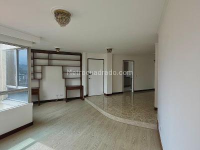 Apartamento de 4 alcobas en venta en Laureles, Medellín, 160 m² · foto 4 de 19