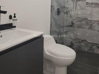 Casa de 3 alcobas en venta en Laureles, Medellín, 147 m² · foto 17 de 18