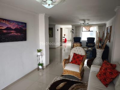 Apartamento de 4 alcobas en venta en Laureles, Medellín, 158 m² · foto 3 de 18