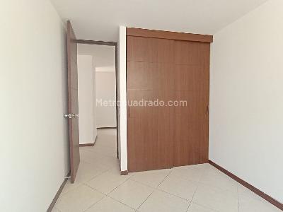 Apartamento de 3 alcobas en venta en La America, Medellín, 78 m² · foto 12 de 19