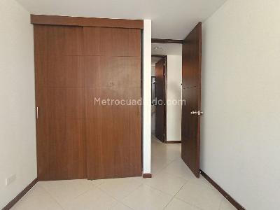 Apartamento de 3 alcobas en venta en La America, Medellín, 78 m² · foto 14 de 19