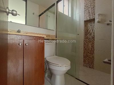 Apartamento de 3 alcobas en venta en La America, Medellín, 78 m² · foto 18 de 19