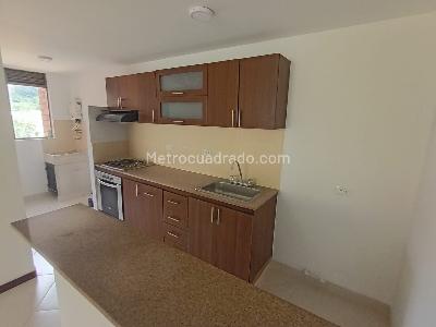 Apartamento de 3 alcobas en venta en La America, Medellín, 78 m² · foto 5 de 19
