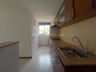 Apartamento de 3 alcobas en venta en La America, Medellín, 78 m² · foto 6 de 19