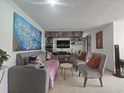 Apartamento de 3 alcobas en venta en Itagüí, Itagüí, 70 m² · foto 2 de 17